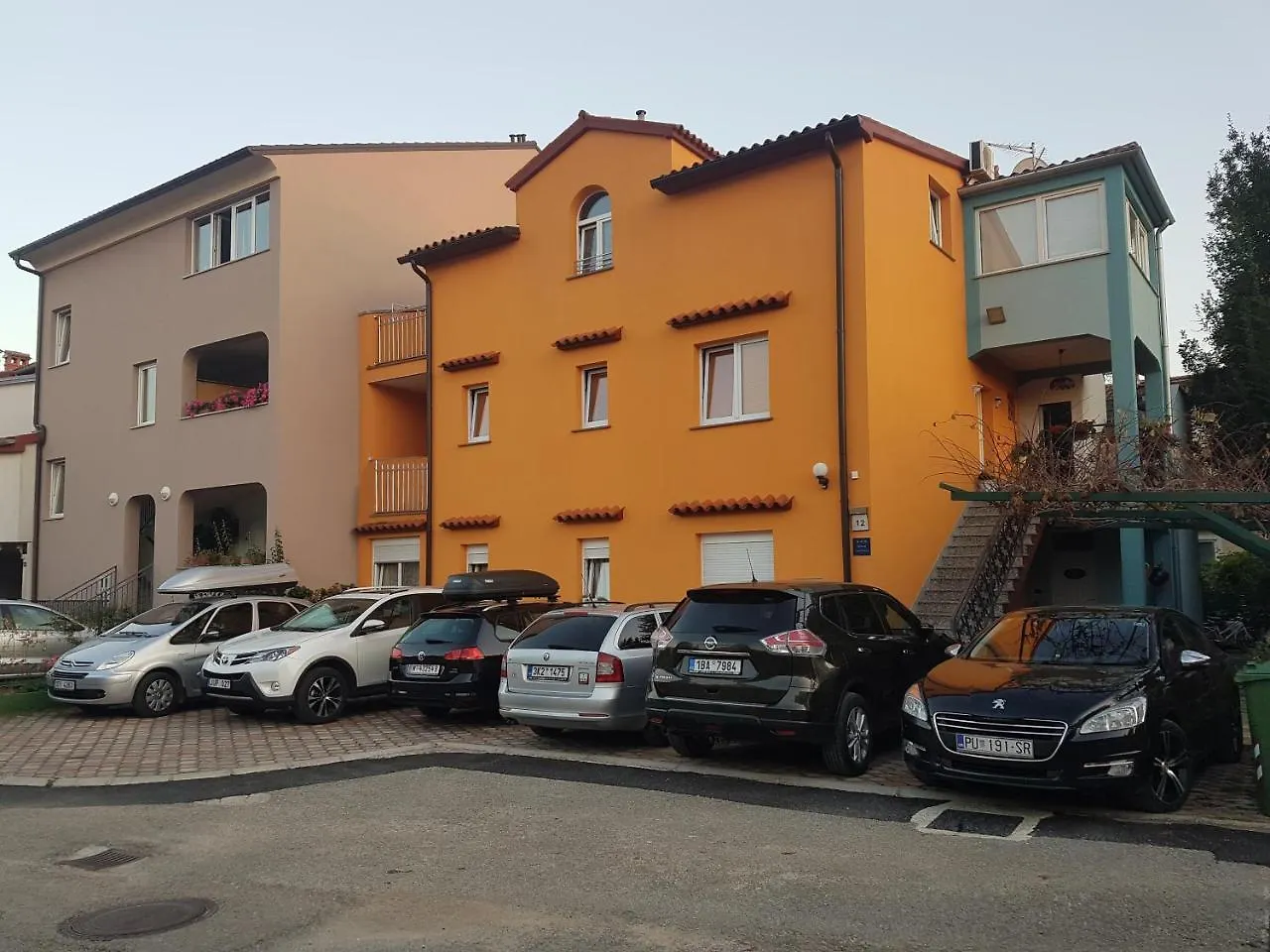 Kontakte von Apartment (60 m²), 2 Schlafzimmer und 1 eigene Badezimmer in Rovinj Altstadt